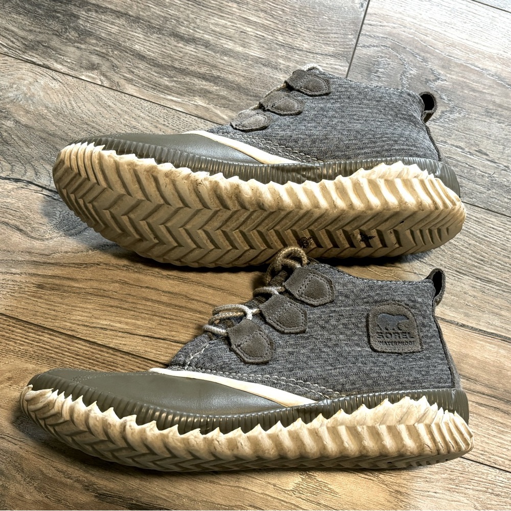 Sorel Out and About booties in grey